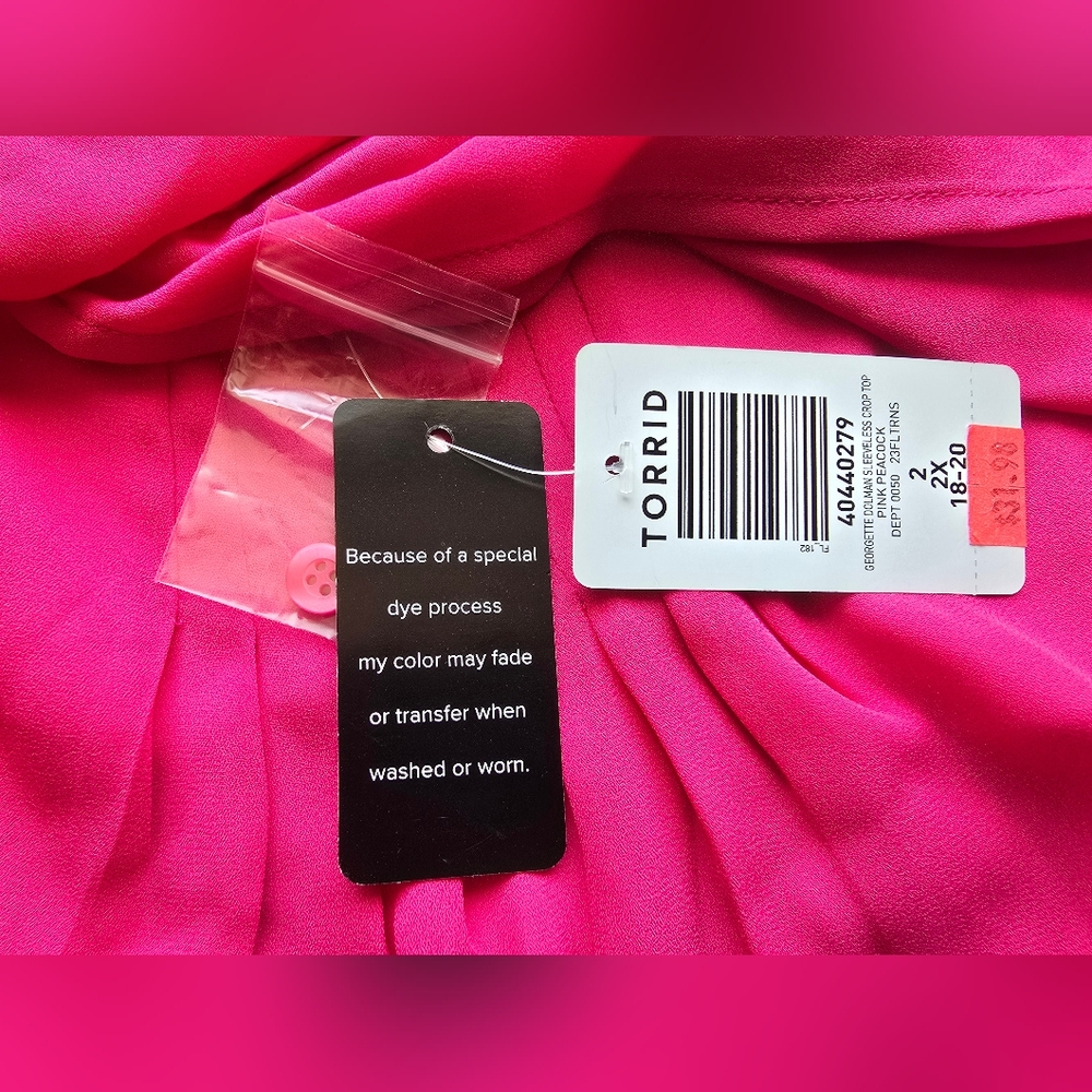 Torrid Women’s Fuchsia Sleeveless Blouse with Gathered Neckline Size 2X - Picture 9 of 12